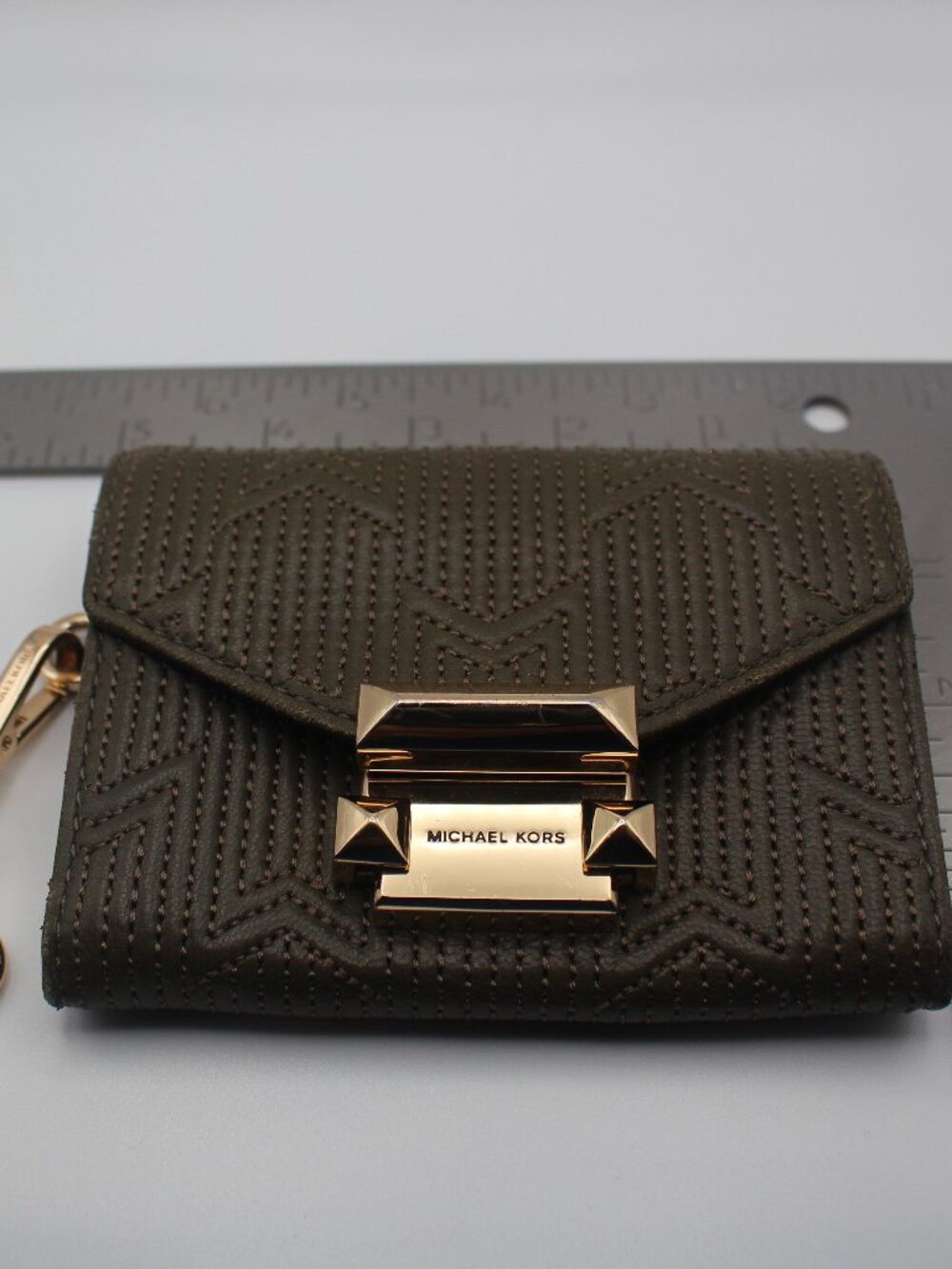 Michael Kors Olive Green Geometric Stitched Chain Wallet 0004